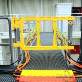 SELF-CLOSING SAFETY GATE (2)